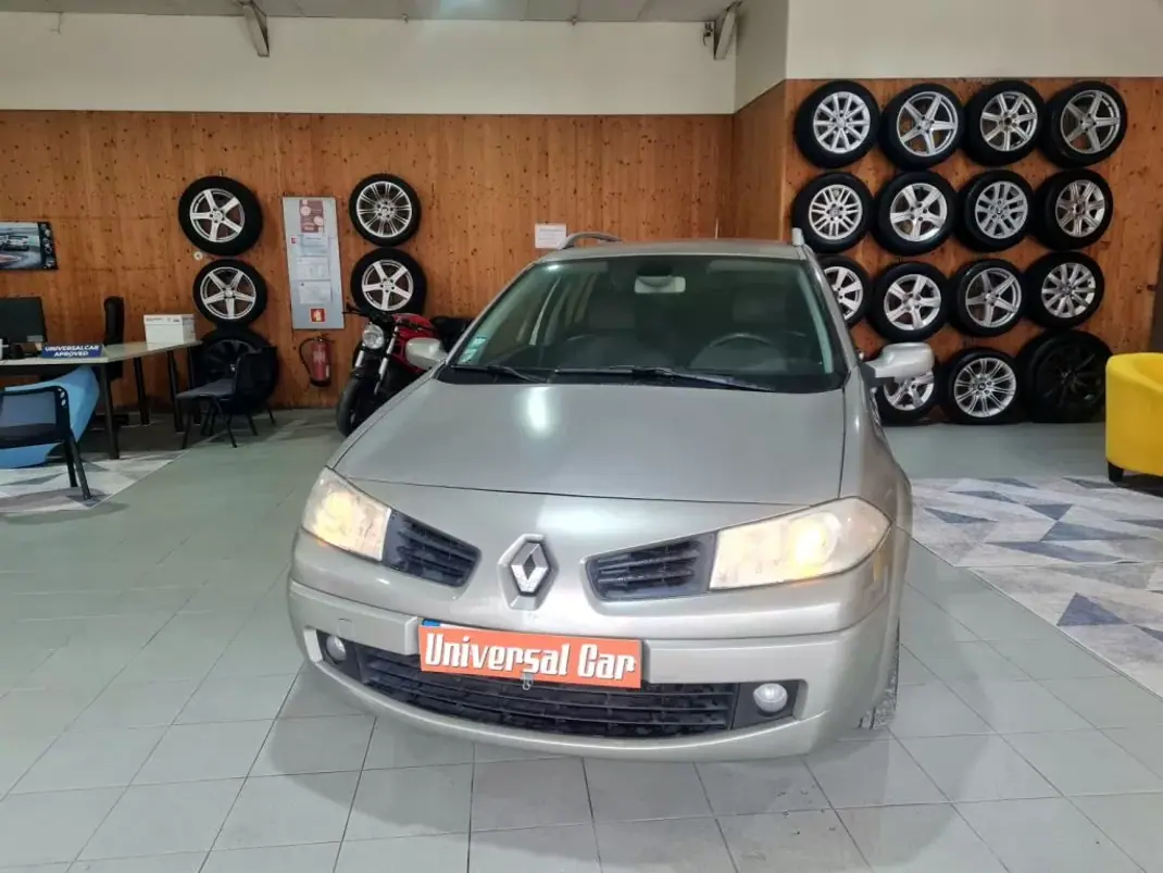 Renault Mégane Break 2007 - 5900 EUR, 187000 km - AUTO.MOTO.pt - 187000km - foto 7 de 16