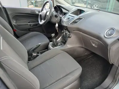 Ford Fiesta 2013 - 8150 EUR, 106782 km - AUTO.MOTO.pt - 106782km - foto 21 de 26