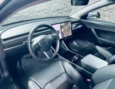 Tesla Model 3 2022 - 28990 EUR, 59195 km - AUTO.MOTO.pt - 59195km - foto 15 de 20