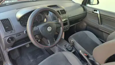 Volkswagen Polo 2008 - 4980 EUR, 154267 km - AUTO.MOTO.pt - 154267km - foto 27 de 38