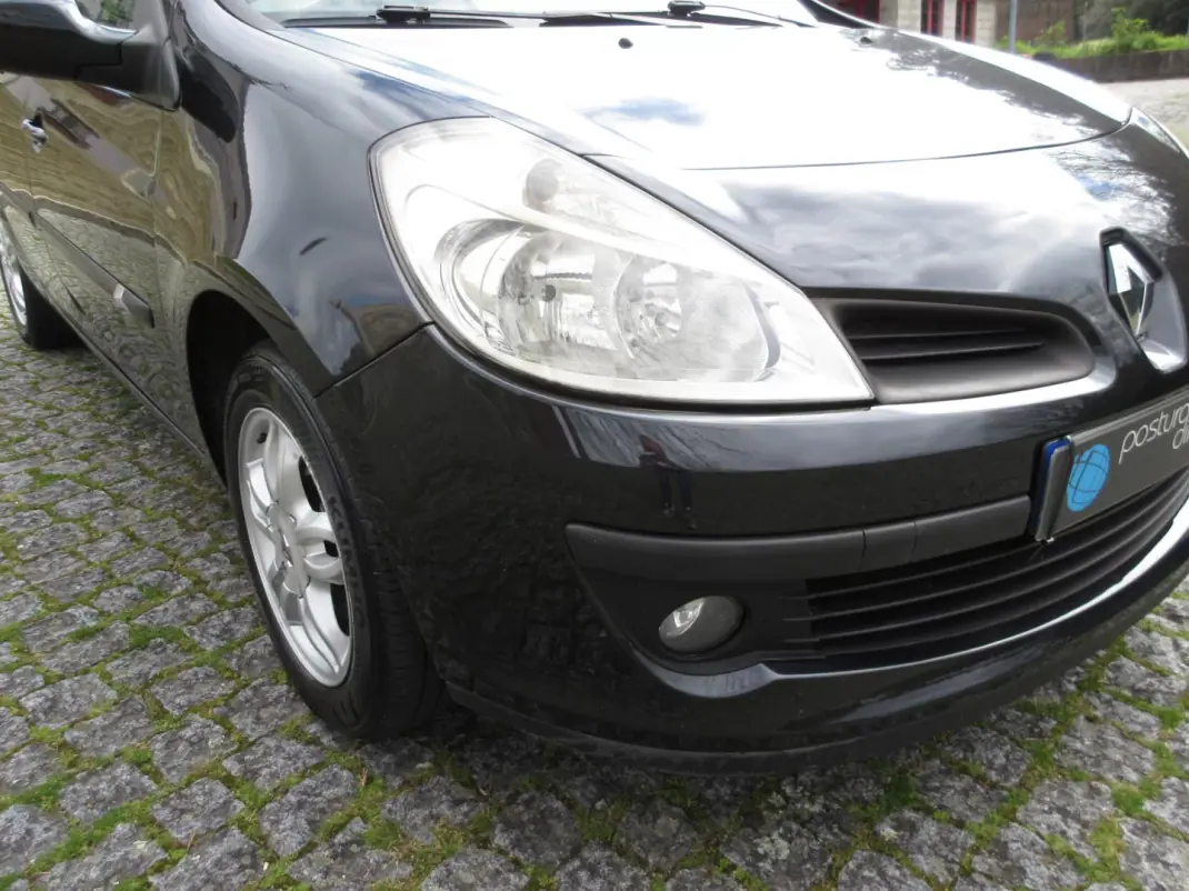 Renault Clio 2006 - 3990 EUR, 249000 km - AUTO.MOTO.pt - 249000km - foto 14 de 38