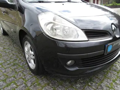 Renault Clio 2006 - 3990 EUR, 249000 km - AUTO.MOTO.pt - 249000km - foto 14 de 38