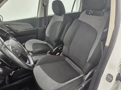 Citroën C4 Grand Picasso 2018 - 13650 EUR, 245556 km - AUTO.MOTO.pt - 245556km - foto 10 de 43