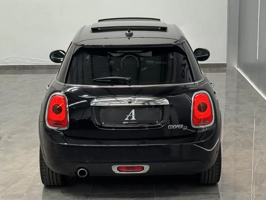 MINI 5 Portas 2016 - 15890 EUR, 167000 km - 167000km - foto 6 de 34
