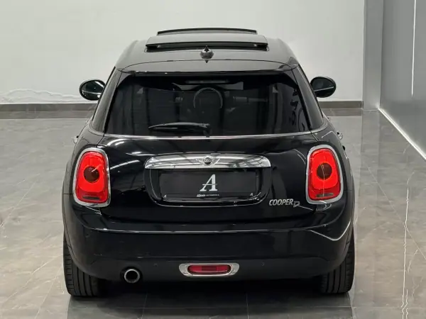 MINI 5 Portas 2016 - 15890 EUR, 167000 km - AUTO.MOTO.pt - 167000km - foto 6 de 34
