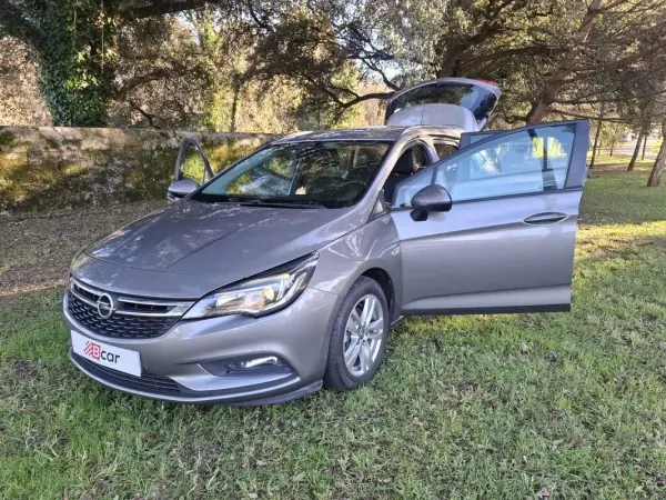 Opel Astra Sports Tourer 2017 - 8900 EUR, 231400 km - AUTO.MOTO.pt - 231400km - foto 19 de 35