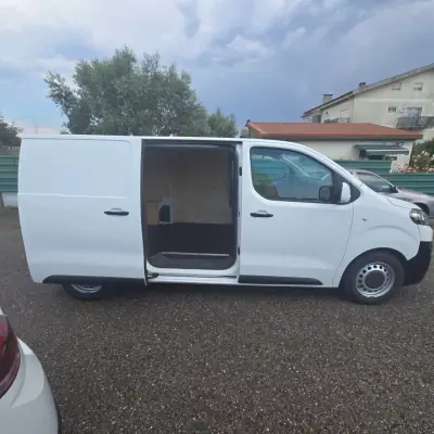 Citroën Jumpy 2020 - 17450 EUR, 147250 km - AUTO.MOTO.pt - 147250km - foto 5 de 11