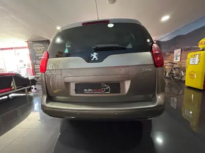 Peugeot 5008 2010 - 8950 EUR, 230534 km - AUTO.MOTO.pt - 230534km - foto 5 de 22