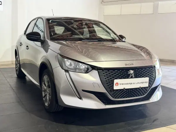 Peugeot e-208 2023 - 22500 EUR, 24843 km - AUTO.MOTO.pt - 24843km - foto 3 de 24