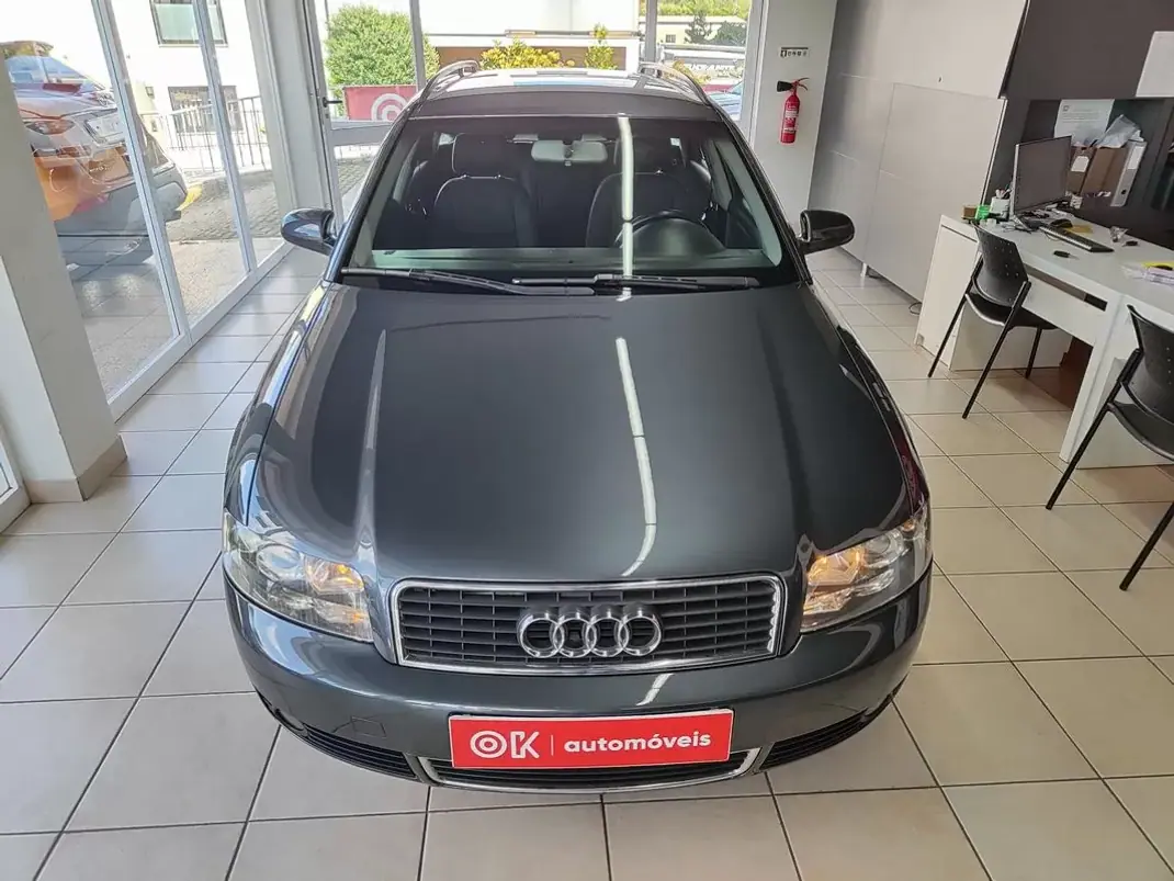 Audi A4 Avant 2004 - 6250 EUR, 348000 km - AUTO.MOTO.pt - 348000km - foto 4 de 34