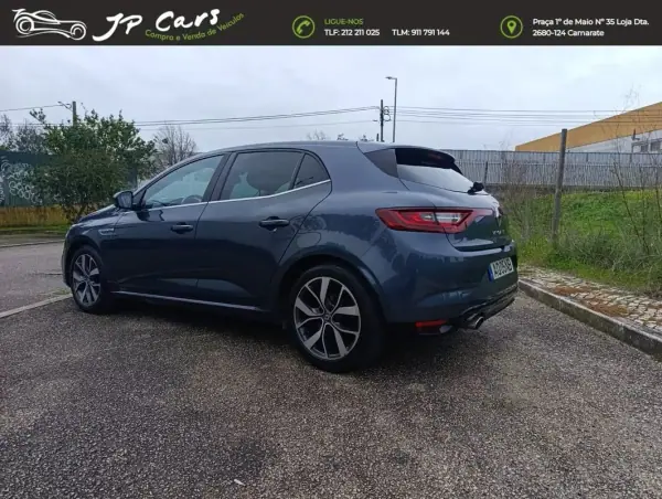 Renault Mégane 2016 - 12500 EUR, 106380 km - AUTO.MOTO.pt - 106380km - foto 3 de 13