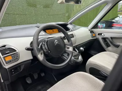Citroën C4 Grand Picasso 2007 - 5500 EUR, 269000 km - AUTO.MOTO.pt - 269000km - foto 9 de 25