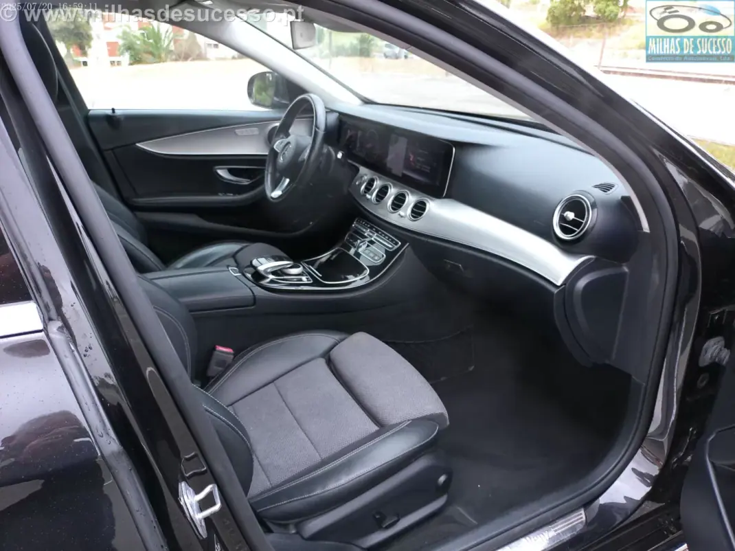 Mercedes-Benz E 220 2017 - 24500 EUR, 181000 km - AUTO.MOTO.pt - 181000km - foto 12 de 20
