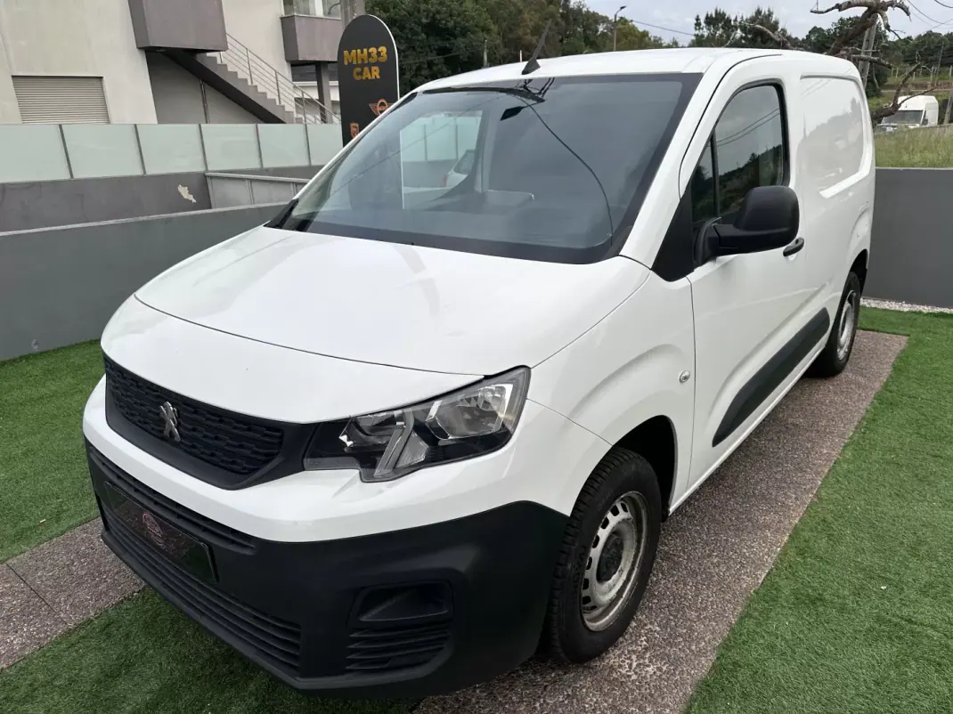 Peugeot Partner 1.5HDI 3lugares 2021 - 11900 EUR, 160000 km - AUTO.MOTO.pt - 160000km - foto 3 de 47