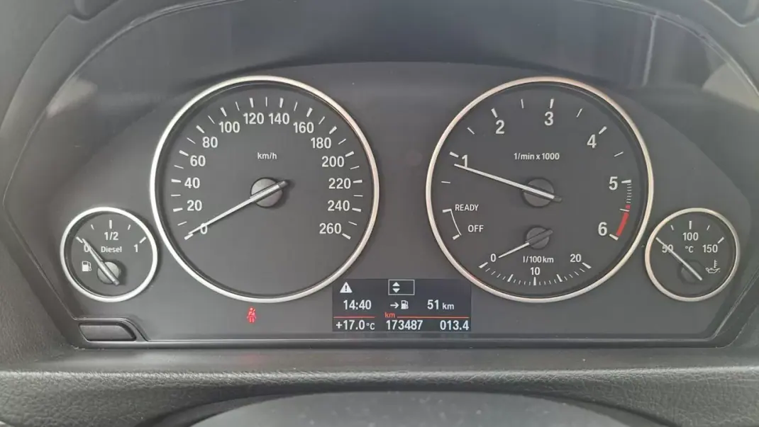 BMW 316 2014 - 13890 EUR, 173487 km - 173487km - foto 42 de 50
