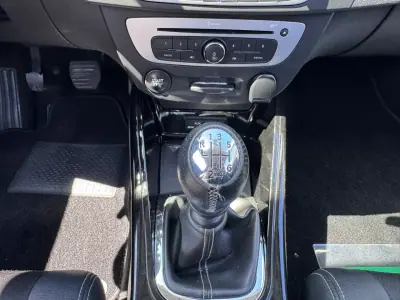 Renault Mégane Coupe 2014 - 11990 EUR, 231000 km - AUTO.MOTO.pt - 231000km - foto 30 de 37