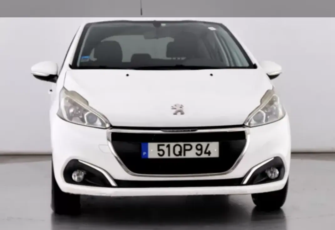 Peugeot 208 2015 - 7490 EUR, 113000 km - AUTO.MOTO.pt - 113000km - foto 2 de 21