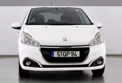 Peugeot 208 2015 - 7490 EUR, 113000 km - AUTO.MOTO.pt - 113000km - foto 2 de 21