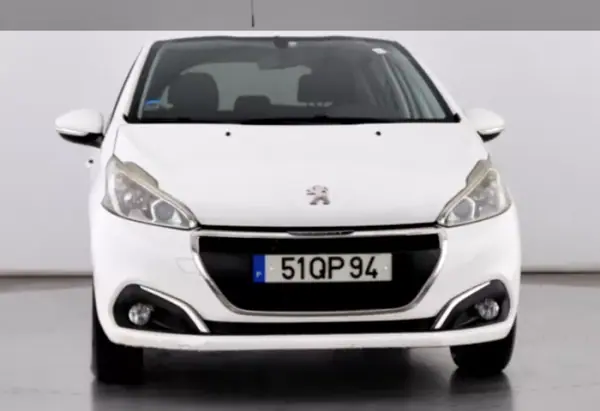 Peugeot 208 2015 - 7490 EUR, 113000 km - AUTO.MOTO.pt - 113000km - foto 2 de 21