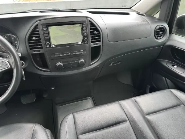 Mercedes-Benz Vito Tourer 2016 - 26900 EUR, 220000 km - AUTO.MOTO.pt - 220000km - foto 47 de 55