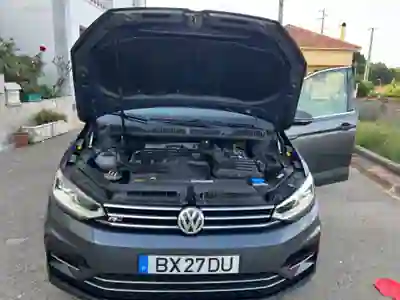 Volkswagen Touran 2017 - 19000 EUR, 135000 km - AUTO.MOTO.pt - 135000km - foto 1 de 18