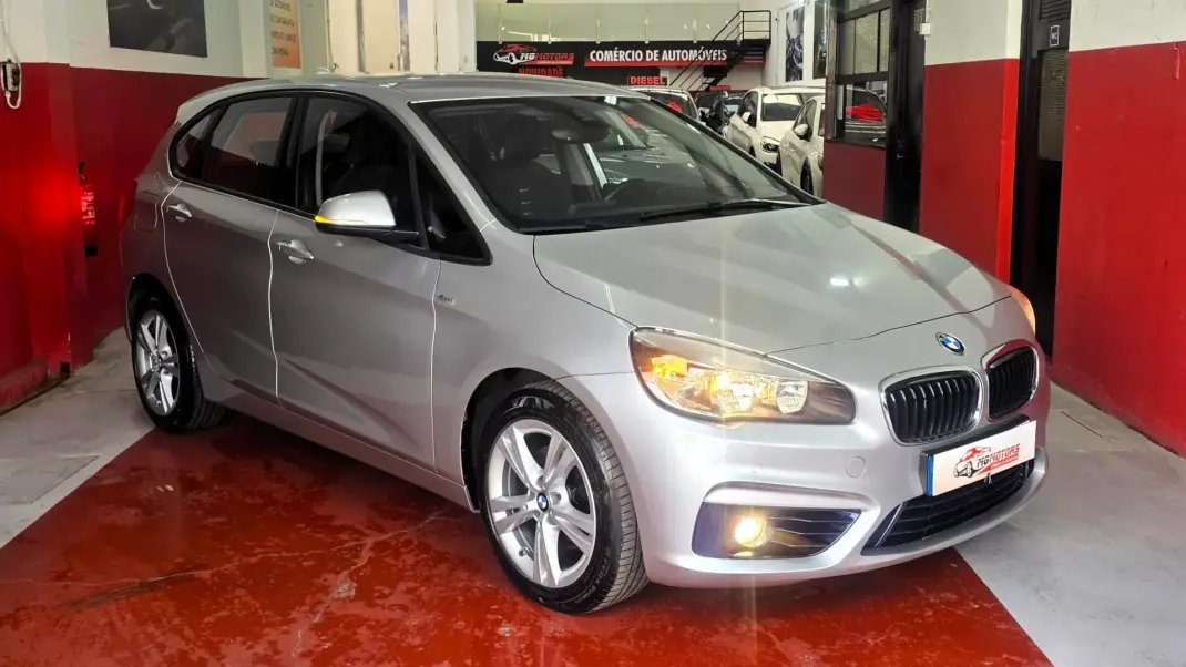 BMW 216 Active Tourer 2016 - 14890 EUR, 92637 km - AUTO.MOTO.pt - 92637km - foto 1 de 55