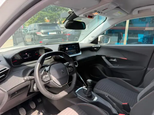 Peugeot 2008 2020 - 14900 EUR, 59000 km - AUTO.MOTO.pt - 59000km - foto 6 de 11