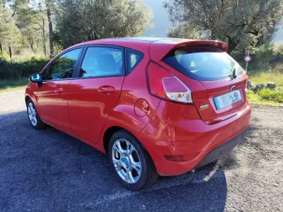 Ford Fiesta 2016 - 7950 EUR, 186200 km - AUTO.MOTO.pt - 186200km - foto 6 de 8