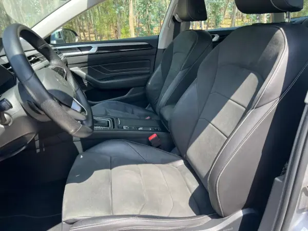 Volkswagen Arteon Shooting Brake 2021 - 27900 EUR, 89450 km - AUTO.MOTO.pt - 89450km - foto 29 de 43