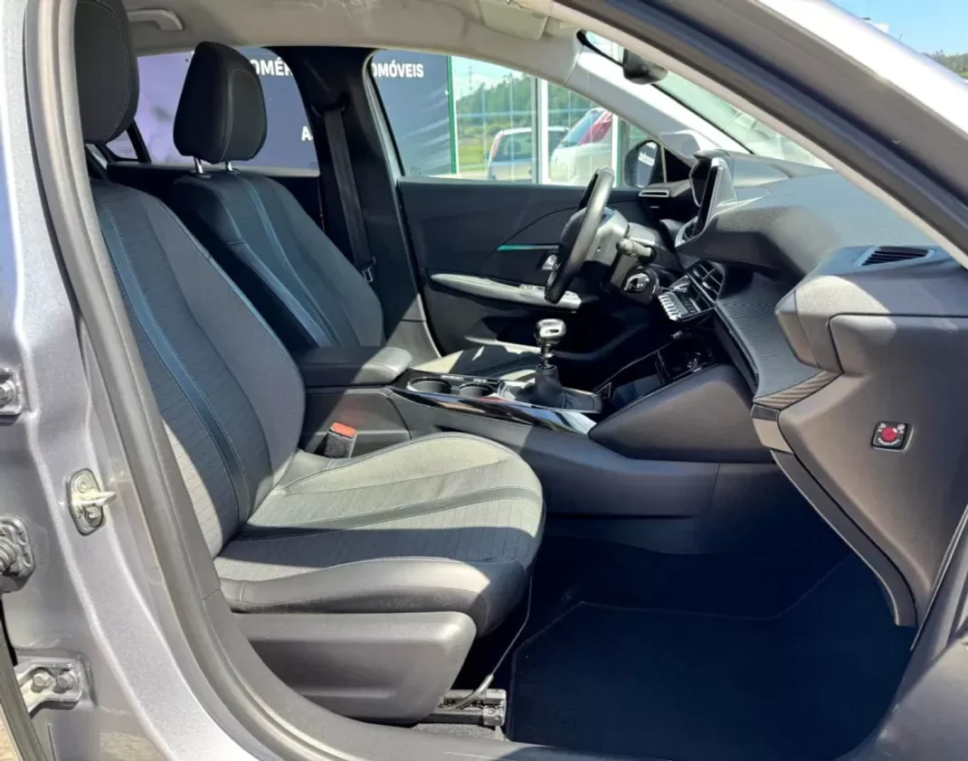 Peugeot 208 2022 - 14890 EUR, 160119 km - AUTO.MOTO.pt - 160119km - foto 13 de 17