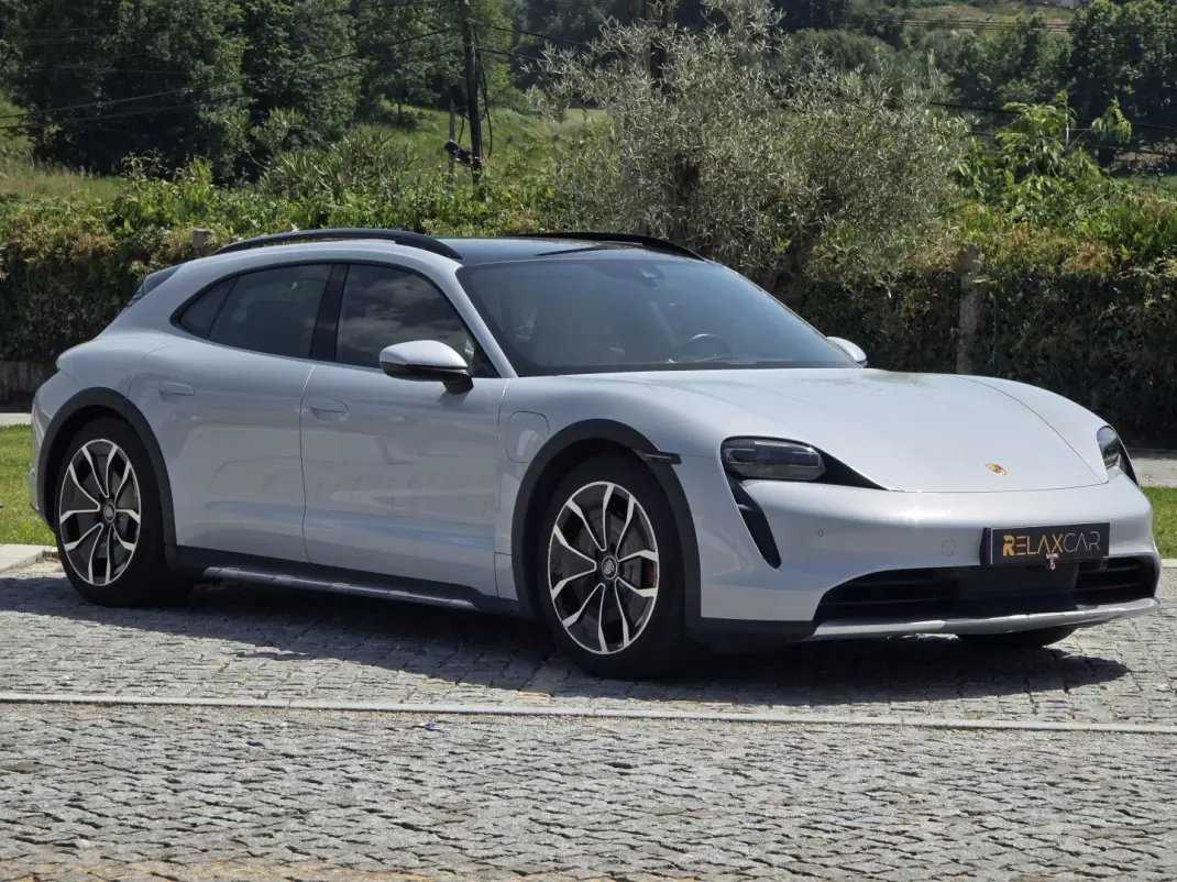 Porsche Taycan Cross Turismo 2021 - 65499 EUR, 59000 km - AUTO.MOTO.pt - 59000km - foto 5 de 40