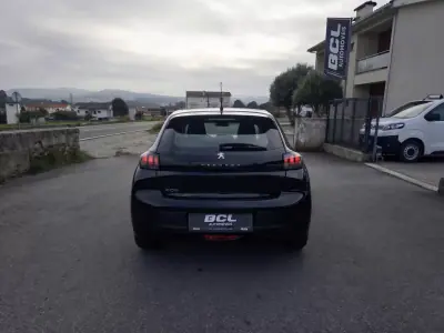 Peugeot 208 2022 — foto 6 de 36