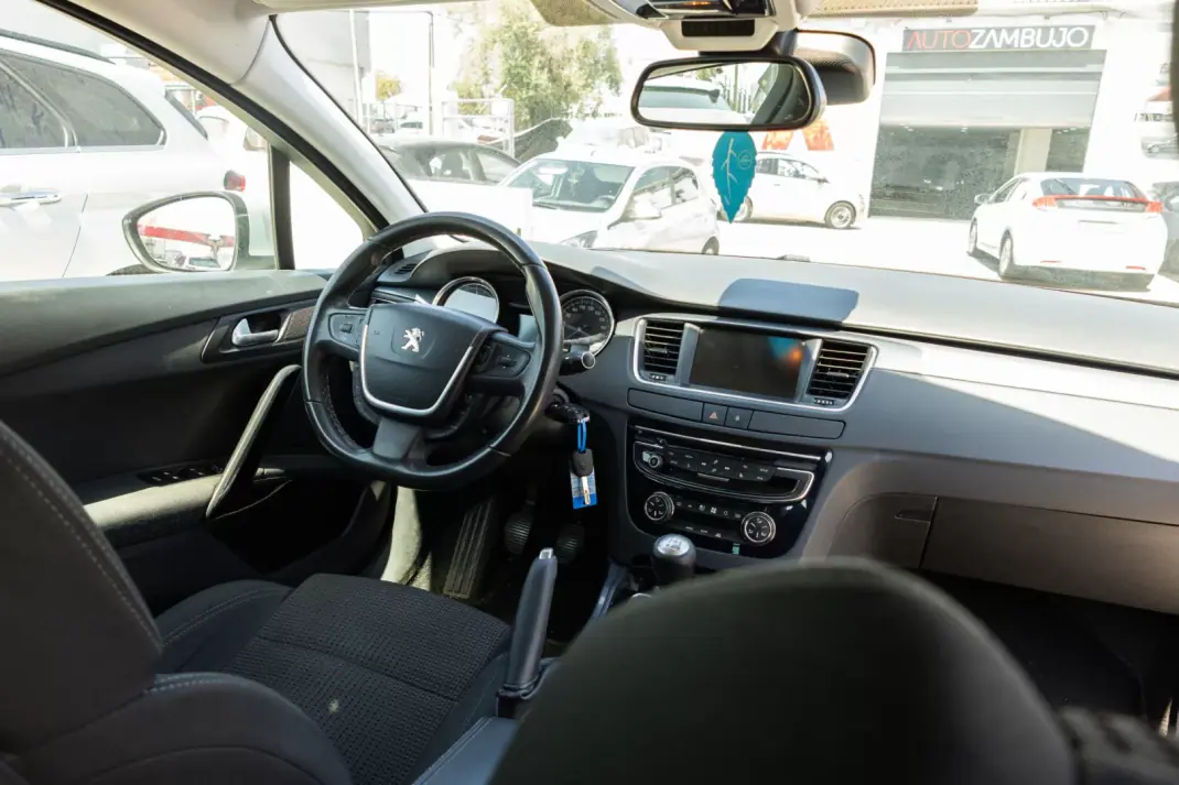 Peugeot 508 SW 2015 - 12000 EUR, 158000 km - 158000km - foto 8 de 10