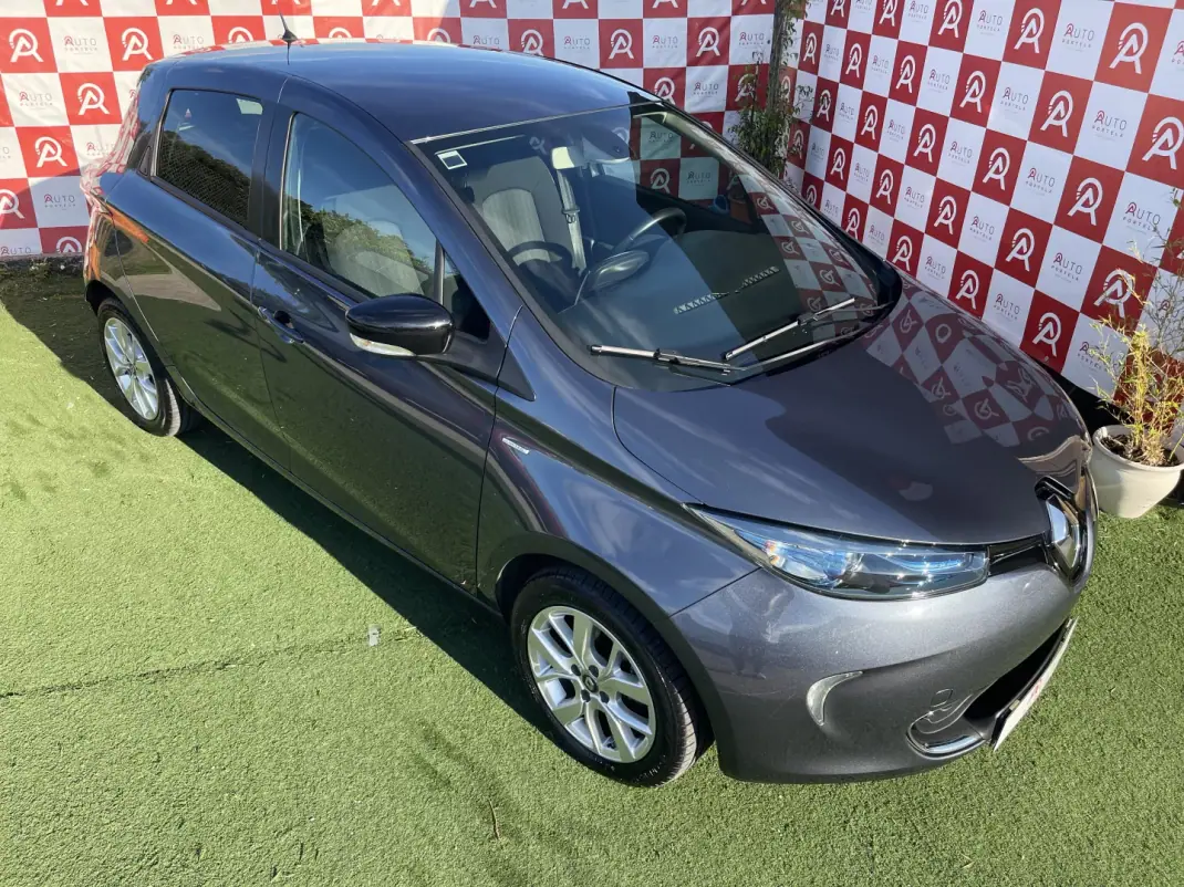 Renault Zoe 2019 - 13490 EUR, 67270 km - 67270km - foto 6 de 21