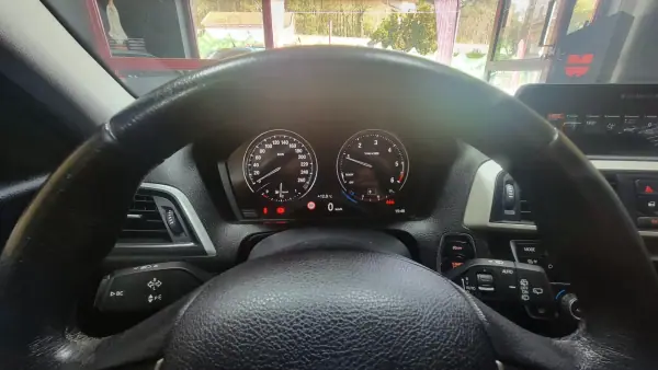 BMW 118 2018 - 18990 EUR, 92000 km - AUTO.MOTO.pt - 92000km - foto 20 de 28