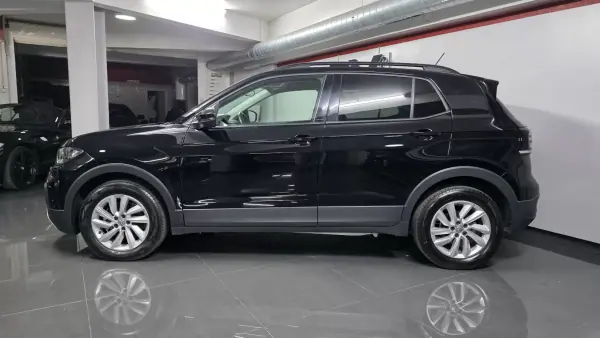 Volkswagen T-Cross 2020 - 17490 EUR, 120000 km - AUTO.MOTO.pt - 120000km - foto 2 de 35