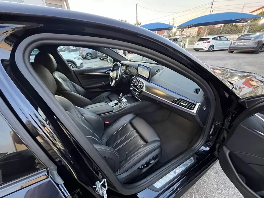 BMW 520 2022 - 33950 EUR, 124000 km - AUTO.MOTO.pt - 124000km - foto 28 de 45