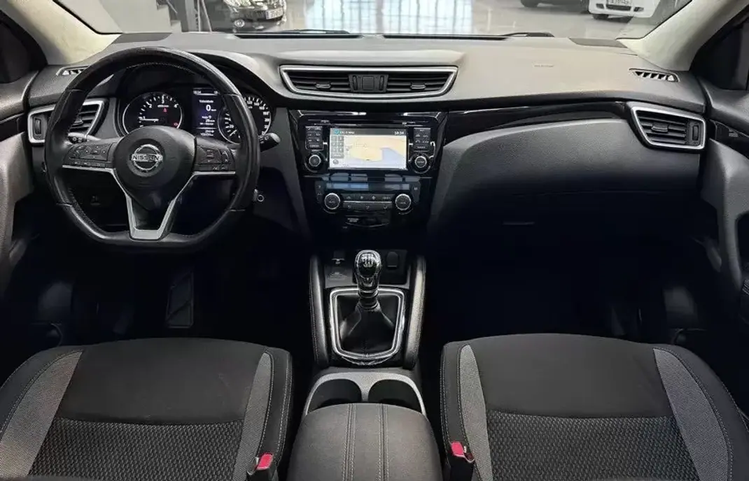 Nissan Qashqai 2018 - 15950 EUR, 158434 km - AUTO.MOTO.pt - 158434km - foto 18 de 27