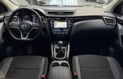 Nissan Qashqai 2018 - 15950 EUR, 158434 km - AUTO.MOTO.pt - 158434km - foto 18 de 27