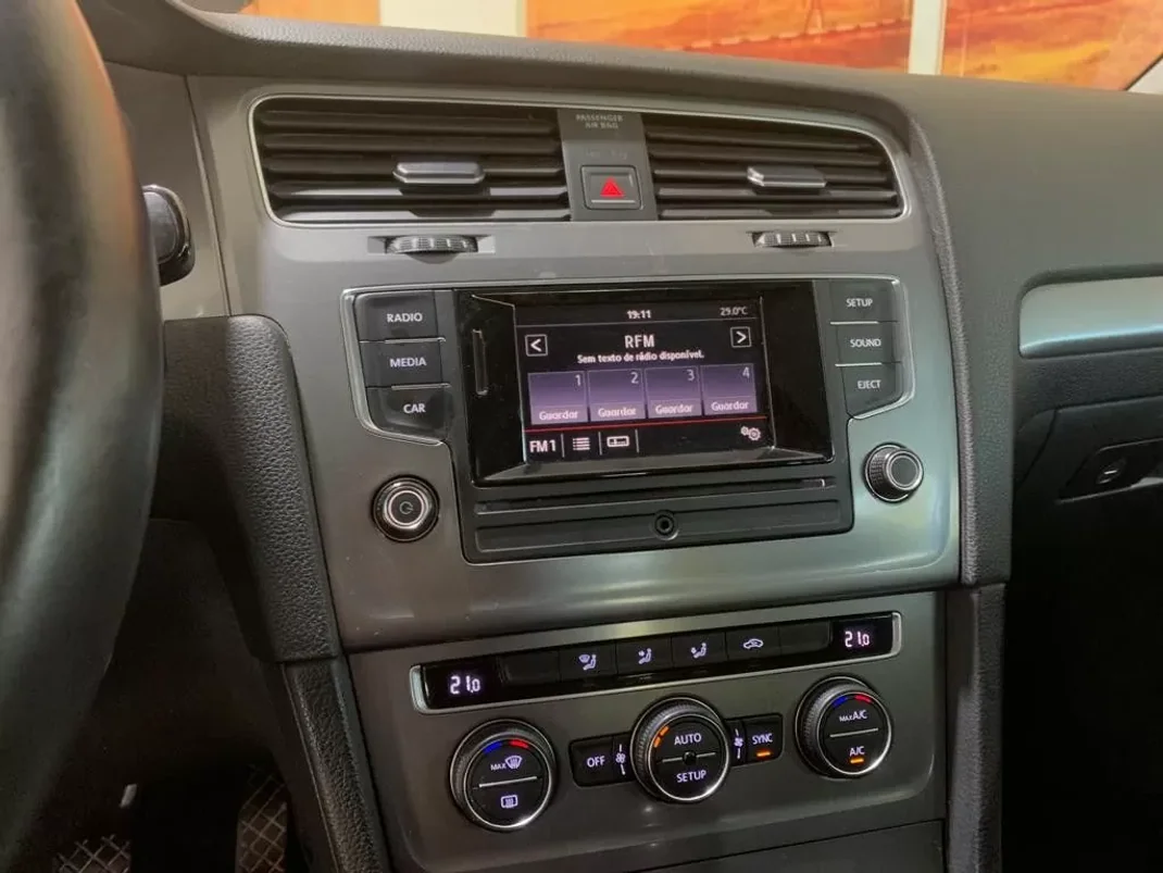 Volkswagen Golf 2014 - 15900 EUR, 159000 km - AUTO.MOTO.pt - 159000km - foto 8 de 13