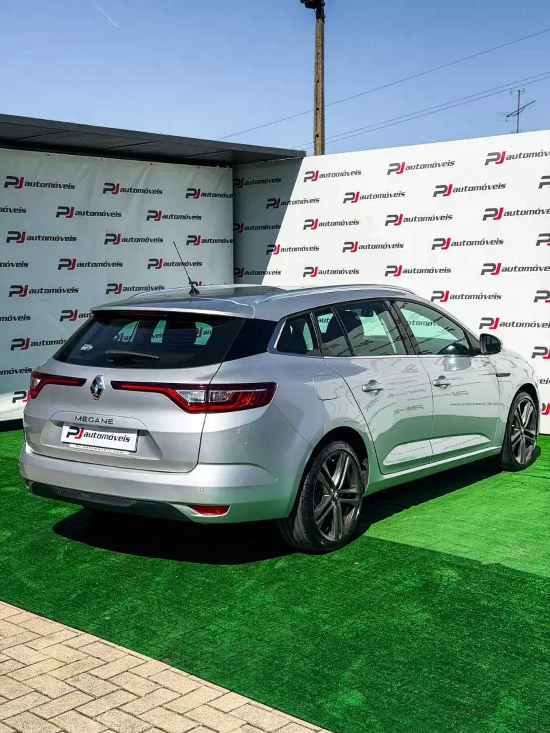 Renault Mégane 2018 - 11990 EUR, 133000 km - 133000km - foto 6 de 19