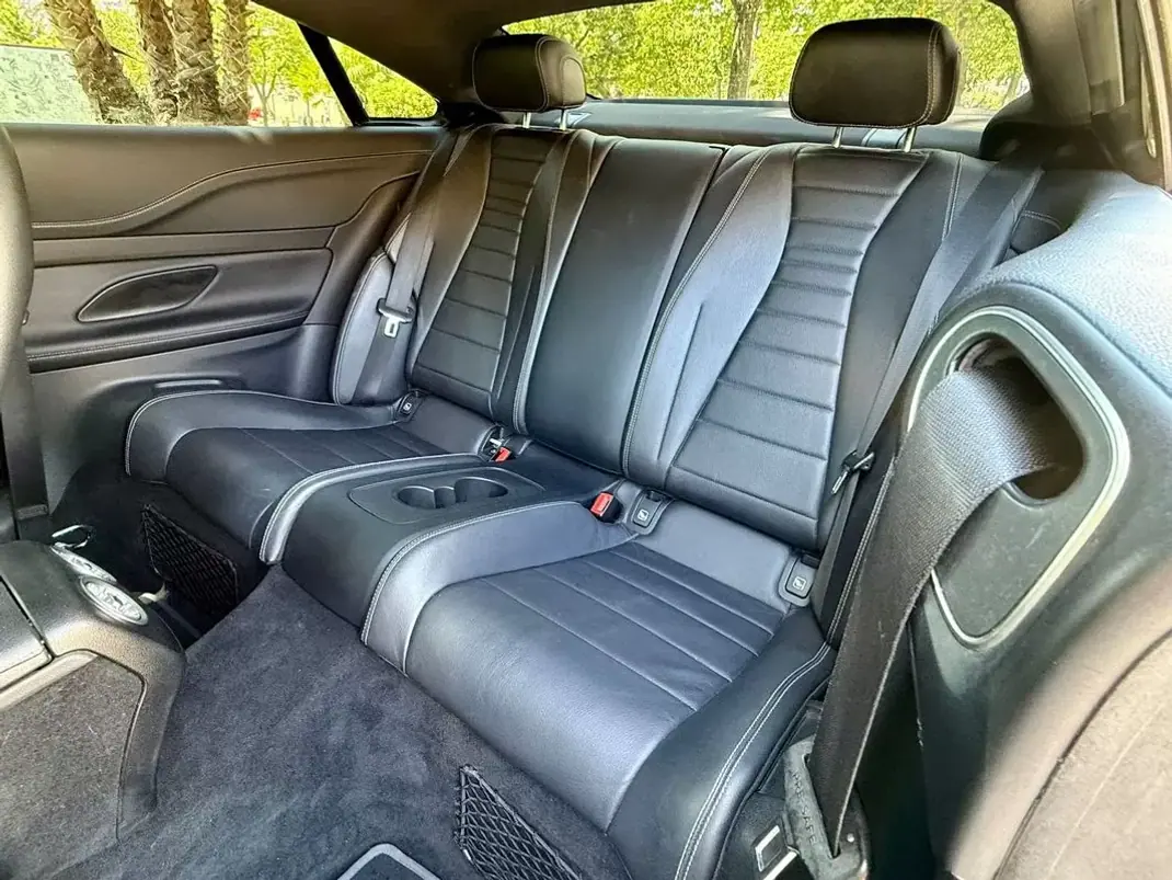 Mercedes-Benz E 220 2017 - 29890 EUR, 193800 km - AUTO.MOTO.pt - 193800km - foto 13 de 41