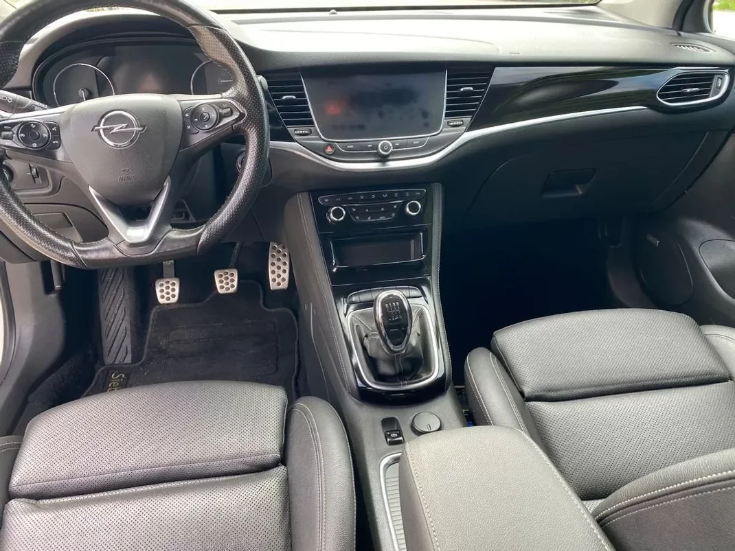 Opel Astra Sports Tourer 2020 - 17500 EUR, 134000 km - AUTO.MOTO.pt - 134000km - foto 17 de 30