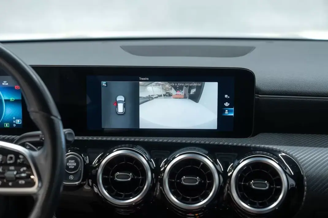 Mercedes-Benz CLA 180 2023 - 29950 EUR, 70000 km - AUTO.MOTO.pt - 70000km - foto 38 de 43