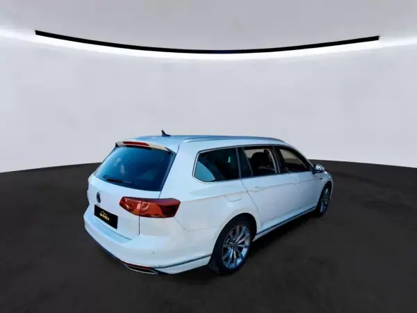 Volkswagen Passat Variant 2021 - 25750 EUR, 69386 km - AUTO.MOTO.pt - 69386km - foto 3 de 9