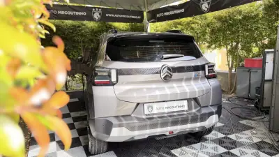 Citroën e-C3 2025 - 21500 EUR, 8295 km - AUTO.MOTO.pt - 8295km - foto 9 de 28