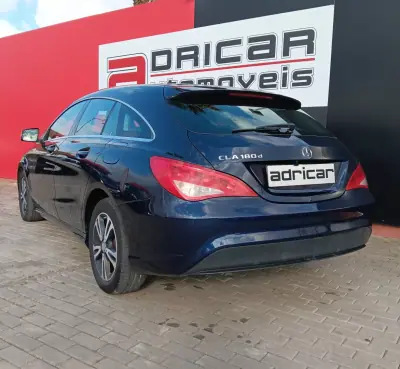 Mercedes-Benz CLA 180 2017 - 18500 EUR, 182678 km - AUTO.MOTO.pt - 182678km - foto 8 de 23