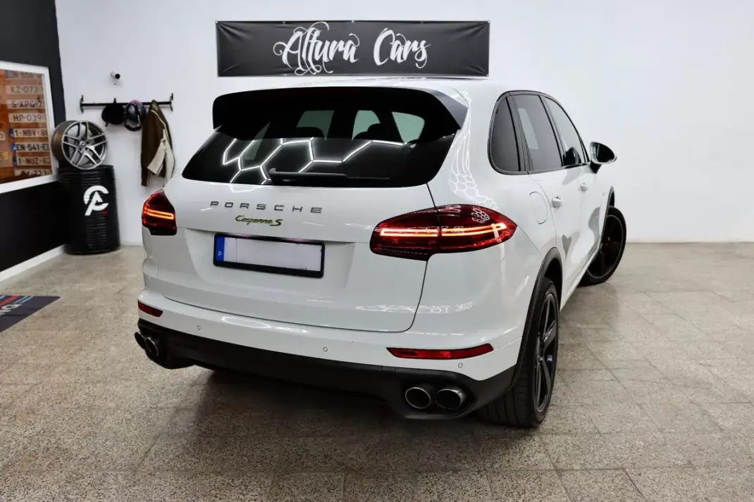 Porsche Cayenne 2015 - 41900 EUR, 140000 km - 140000km - foto 27 de 32