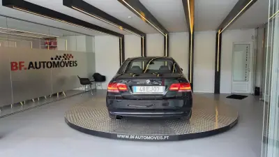 BMW 320 2007 - 10900 EUR, 279640 km - AUTO.MOTO.pt - 279640km - foto 17 de 56