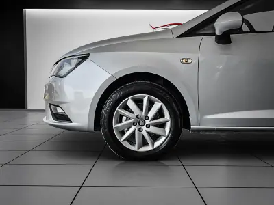 SEAT Ibiza 2015 - 11950 EUR, 80000 km - AUTO.MOTO.pt - 80000km - foto 44 de 60